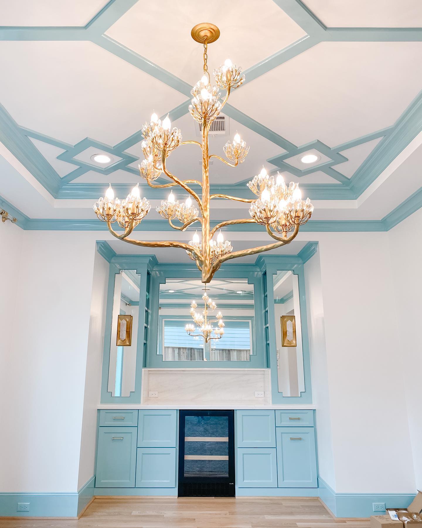 Luxury Branch Flower Chandelier in Gold for Living Room Staircase and Bedroom Lighting Secondary image