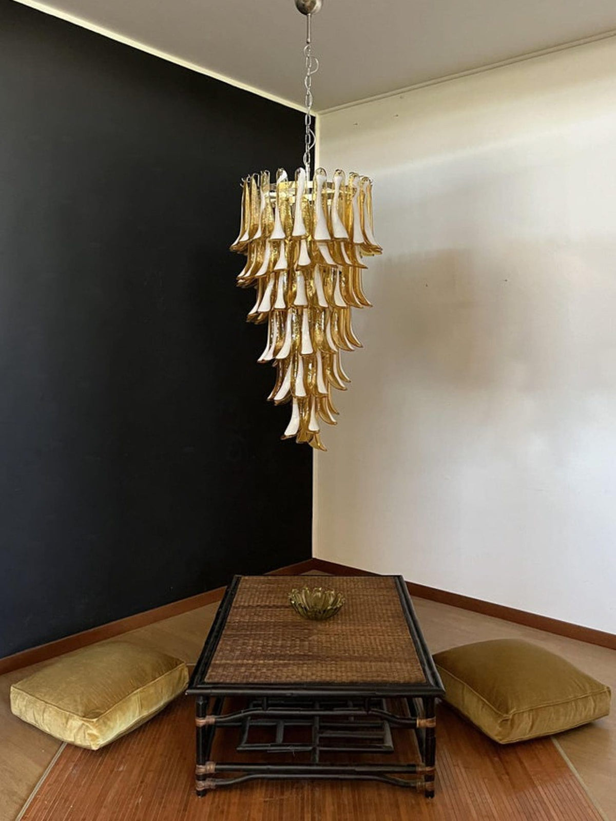 Murano Glass Chandelier – 83 petals – Caramel