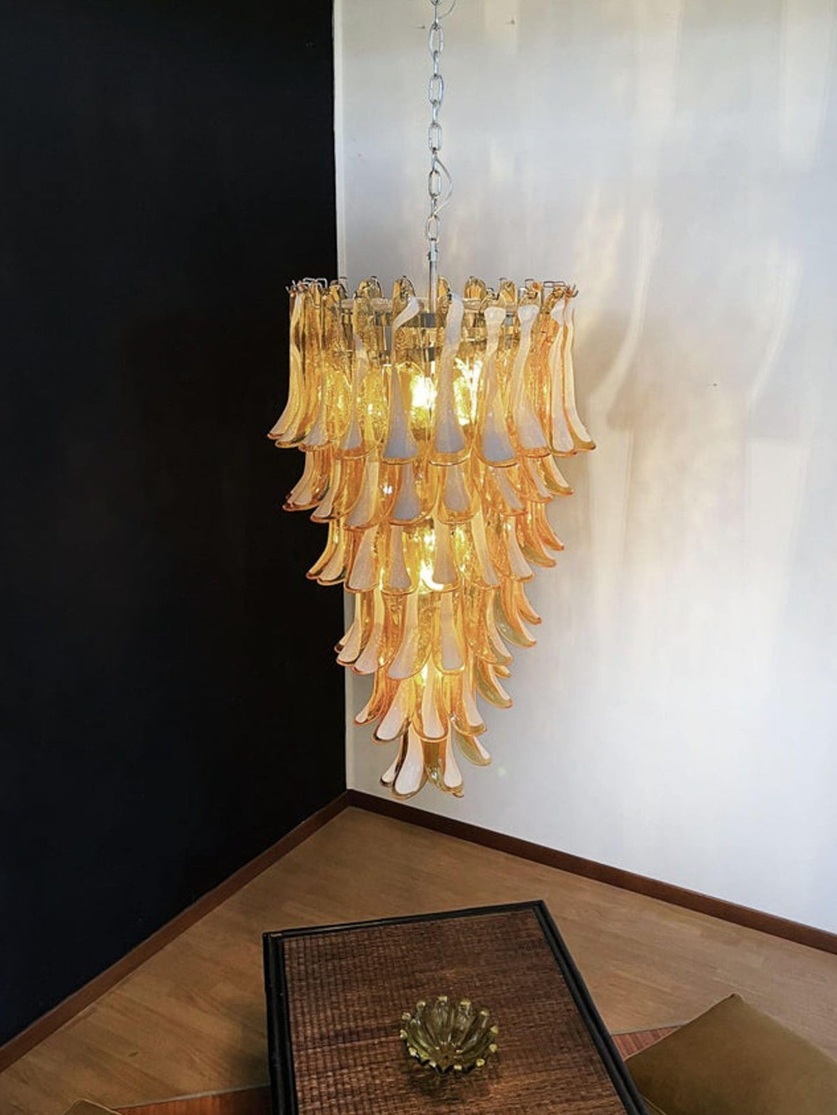 Murano Glass Chandelier – 83 petals – Caramel