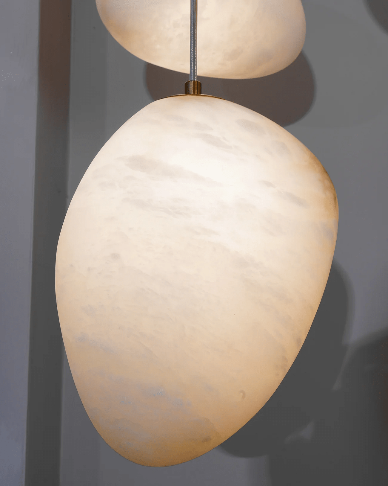 Pelora Alabaster Pebble Pendant Lamp - CasaraHouse