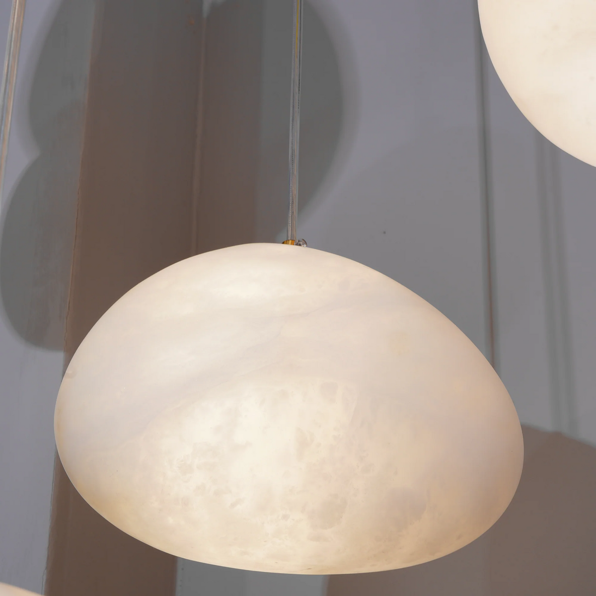 Pelora Alabaster Pebble Pendant Lamp - CasaraHouse