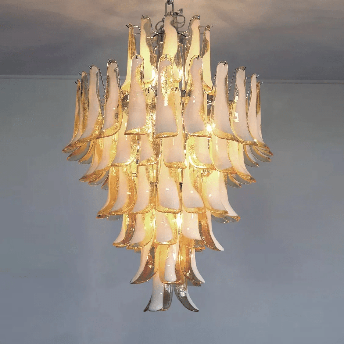 Contemporary Dravina Glass Petals Pendant Lamp - CasaraHouse