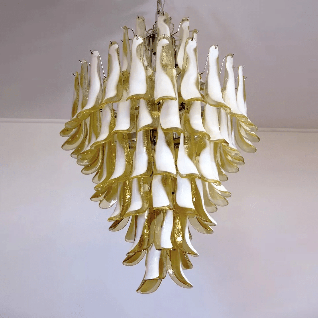 Contemporary Dravina Glass Petals Pendant Lamp - CasaraHouse
