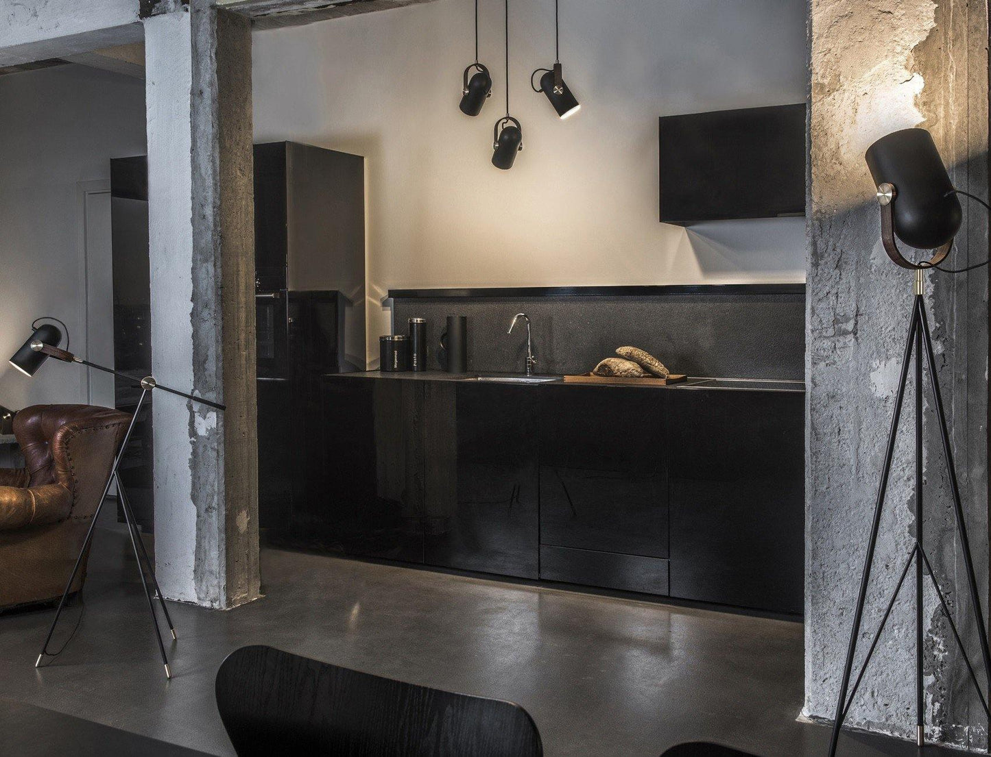 Carris Precision Angle Pendant Light - CasaraHouse