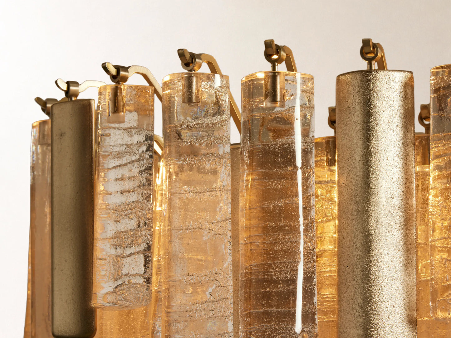 Neve Linear Chandelier