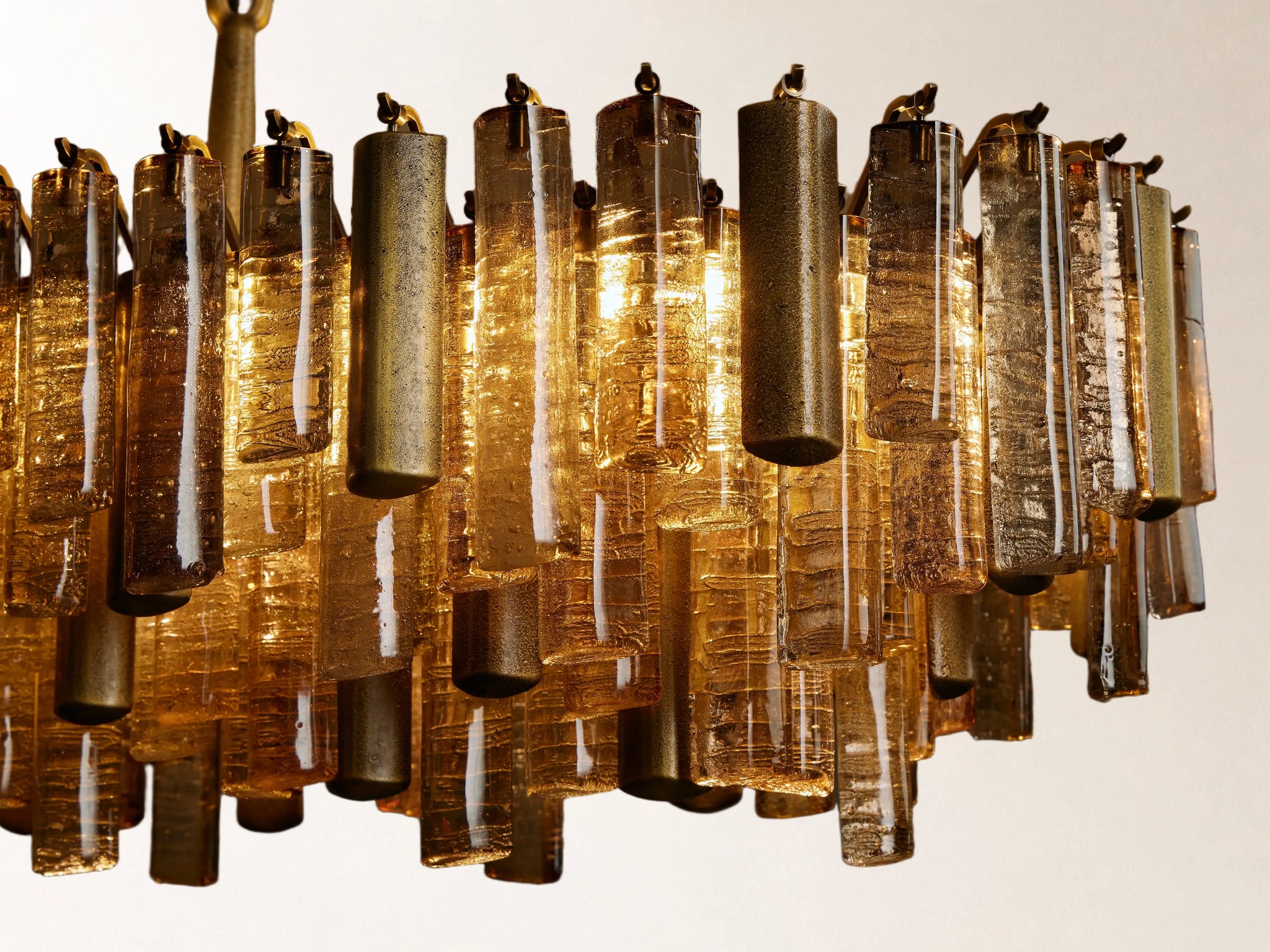 Neve Linear Chandelier