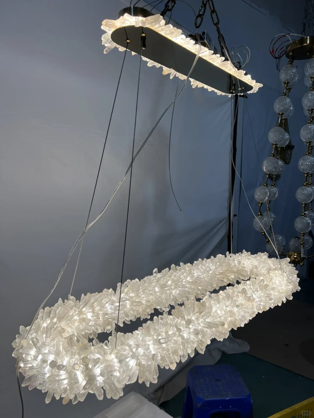 Cervine Quartz Stone Oval Clear Geode Quartz Crystal Chandelier 47"