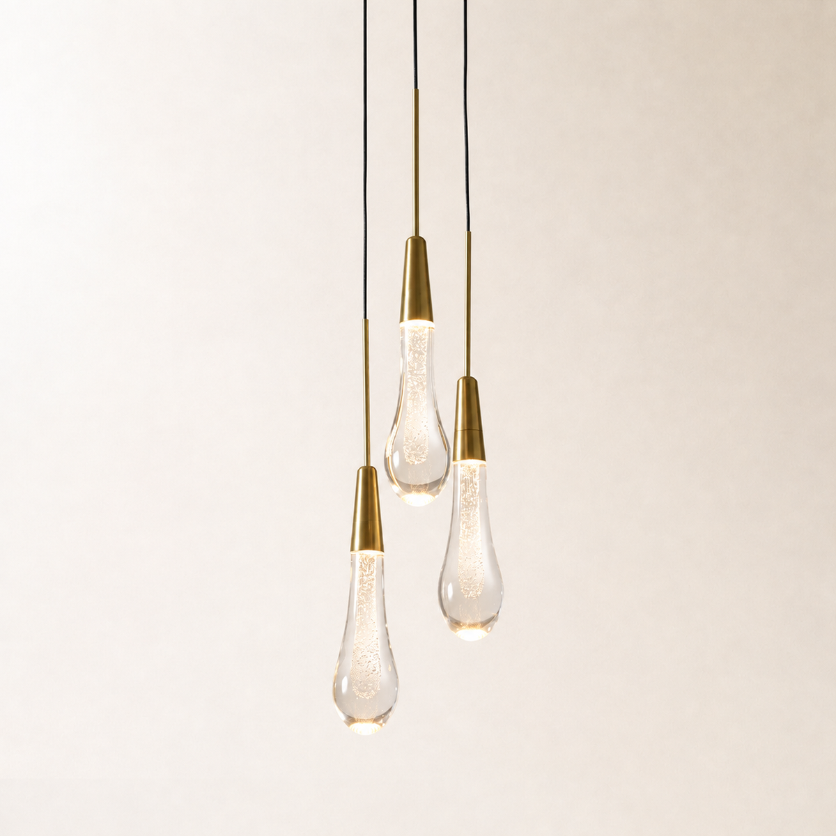 Soltaire Cluster Pendant