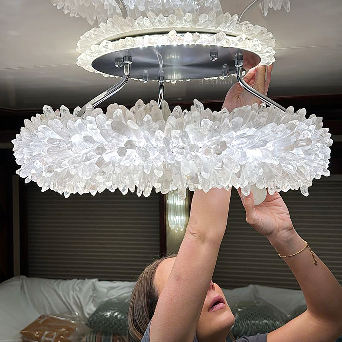 Cervine Quartz Stone Round Clear Geode Quartz Crystal Ring Chandelier