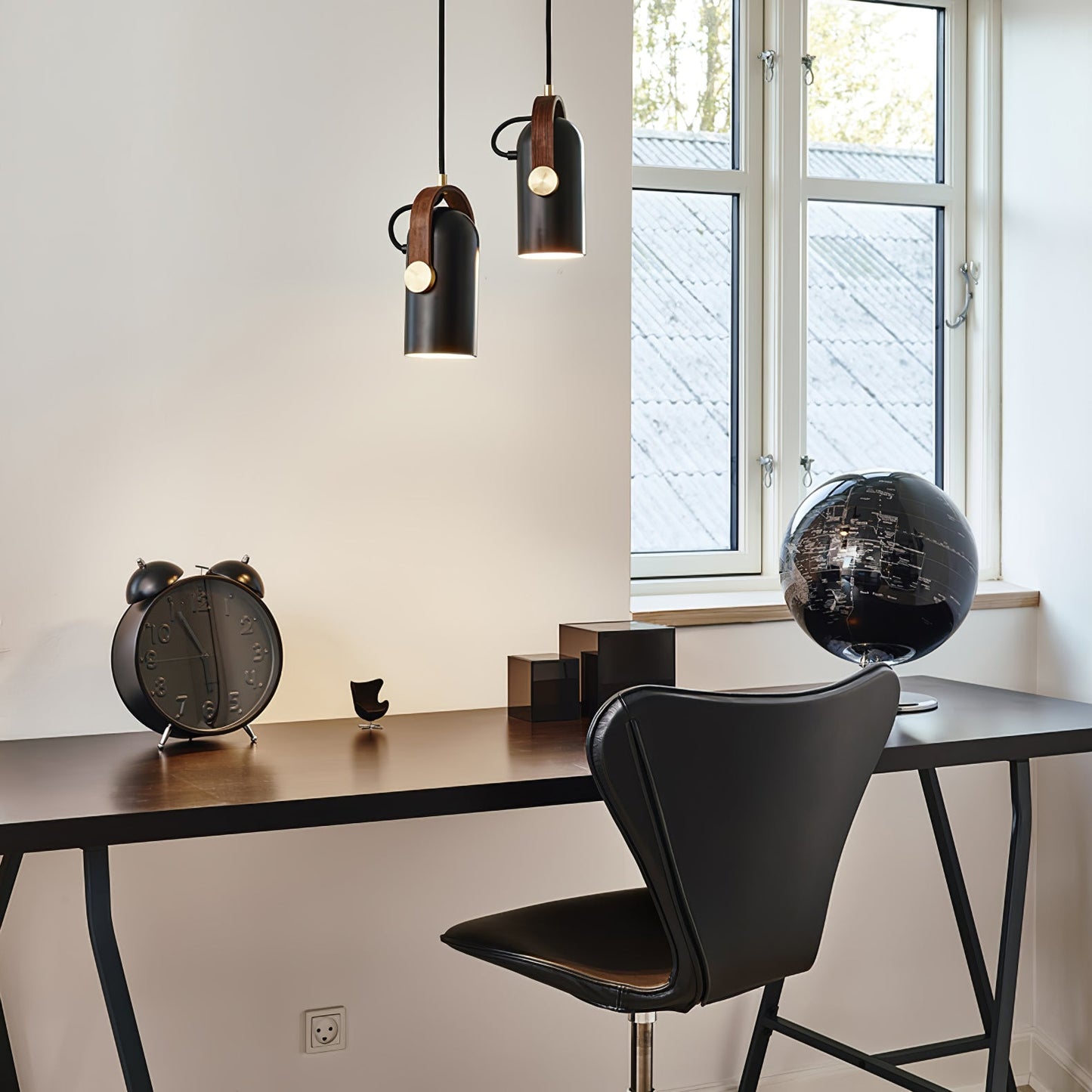 Carris Precision Angle Pendant Light - CasaraHouse