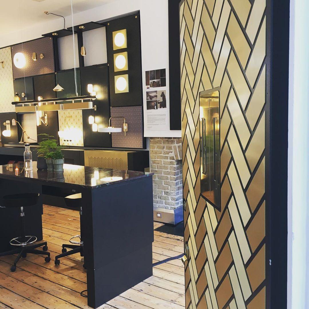 Colvar Modern Utility Pendant Light - CasaraHouse