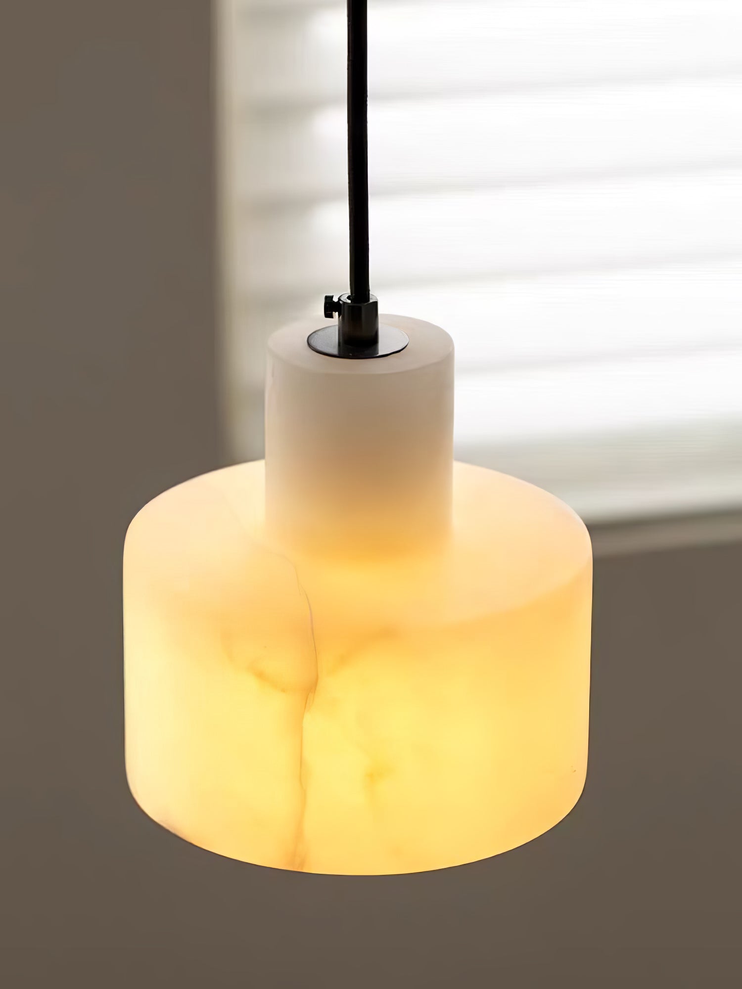 Cylora Alabaster Column Pendant Lamp - CasaraHouse