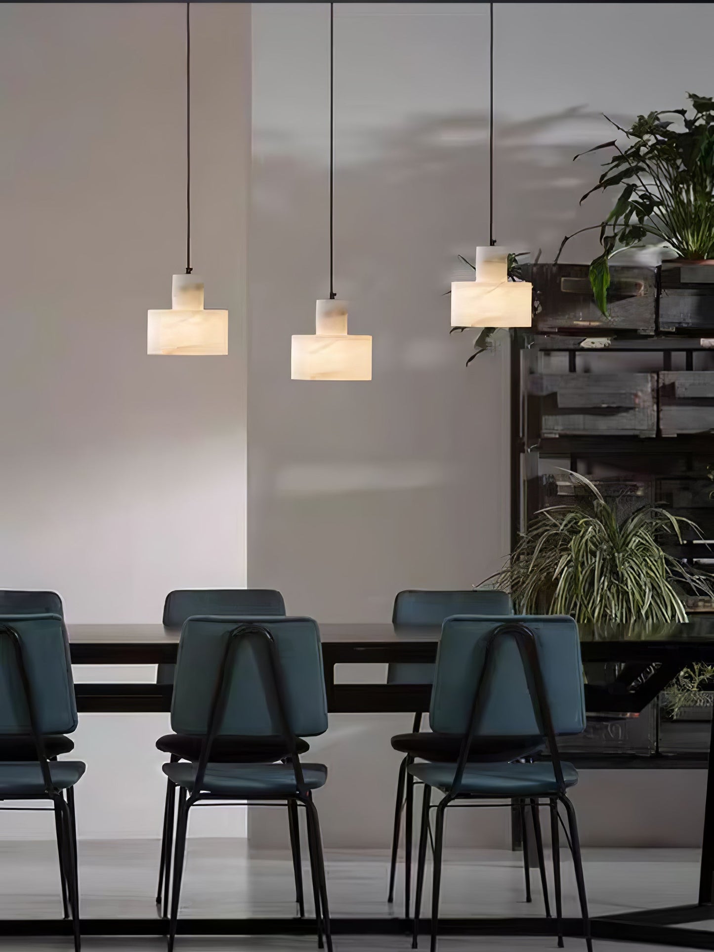 Cylora Alabaster Column Pendant Lamp - CasaraHouse