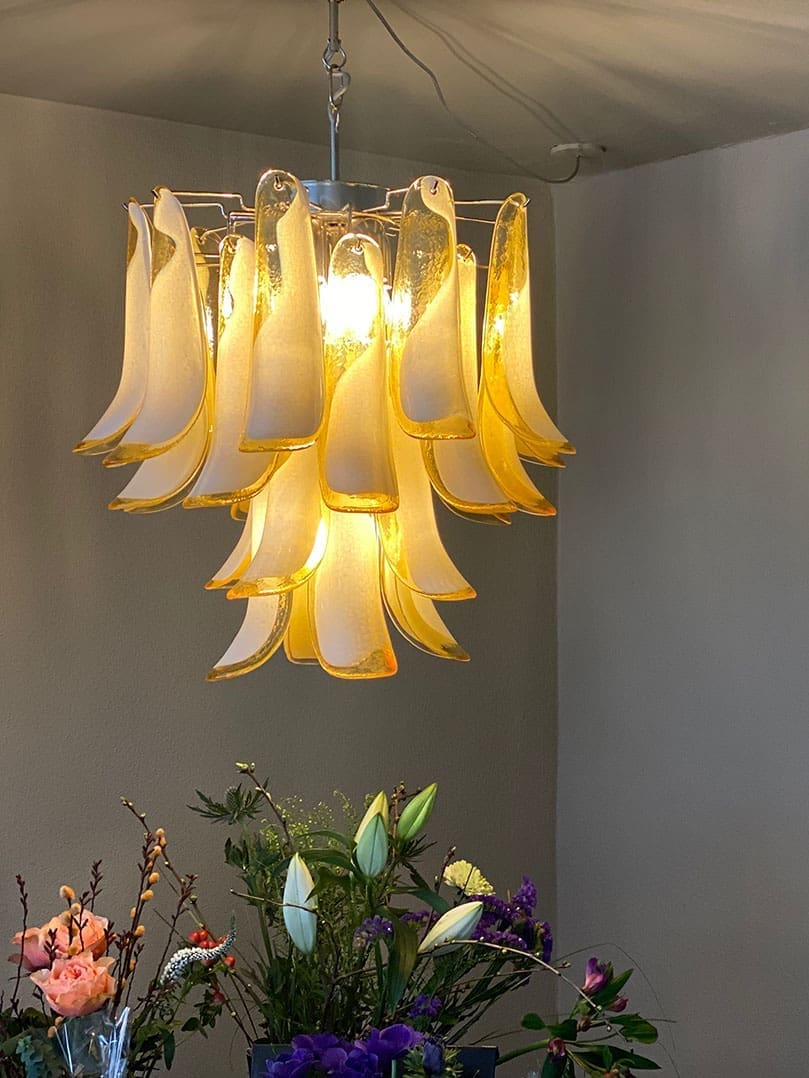 Murano Glass Chandelier – 26 petals – Amber