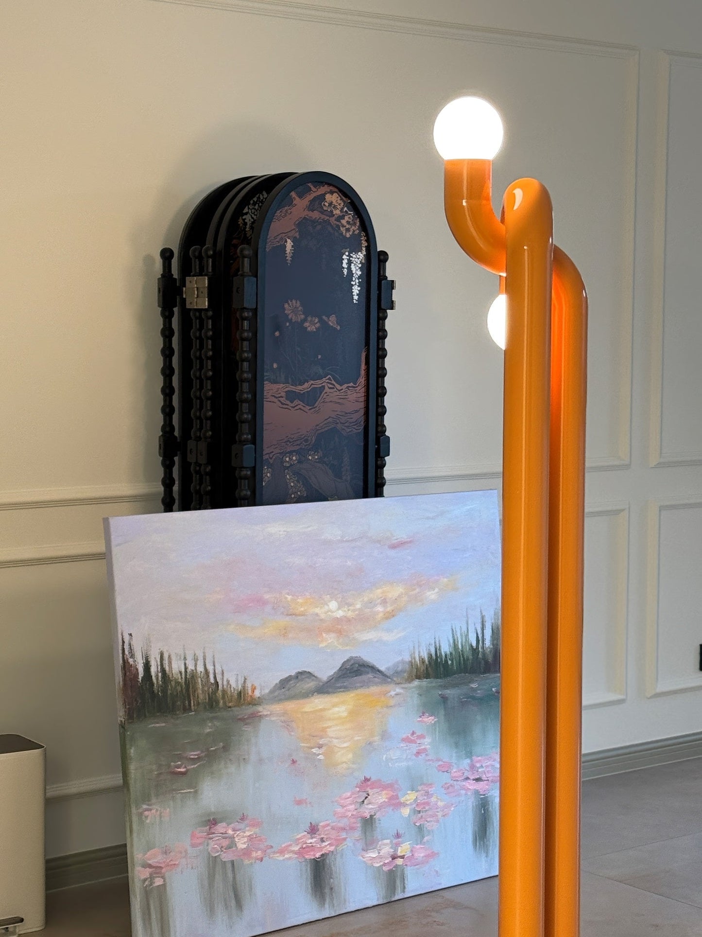 Loopi Floor Lamp