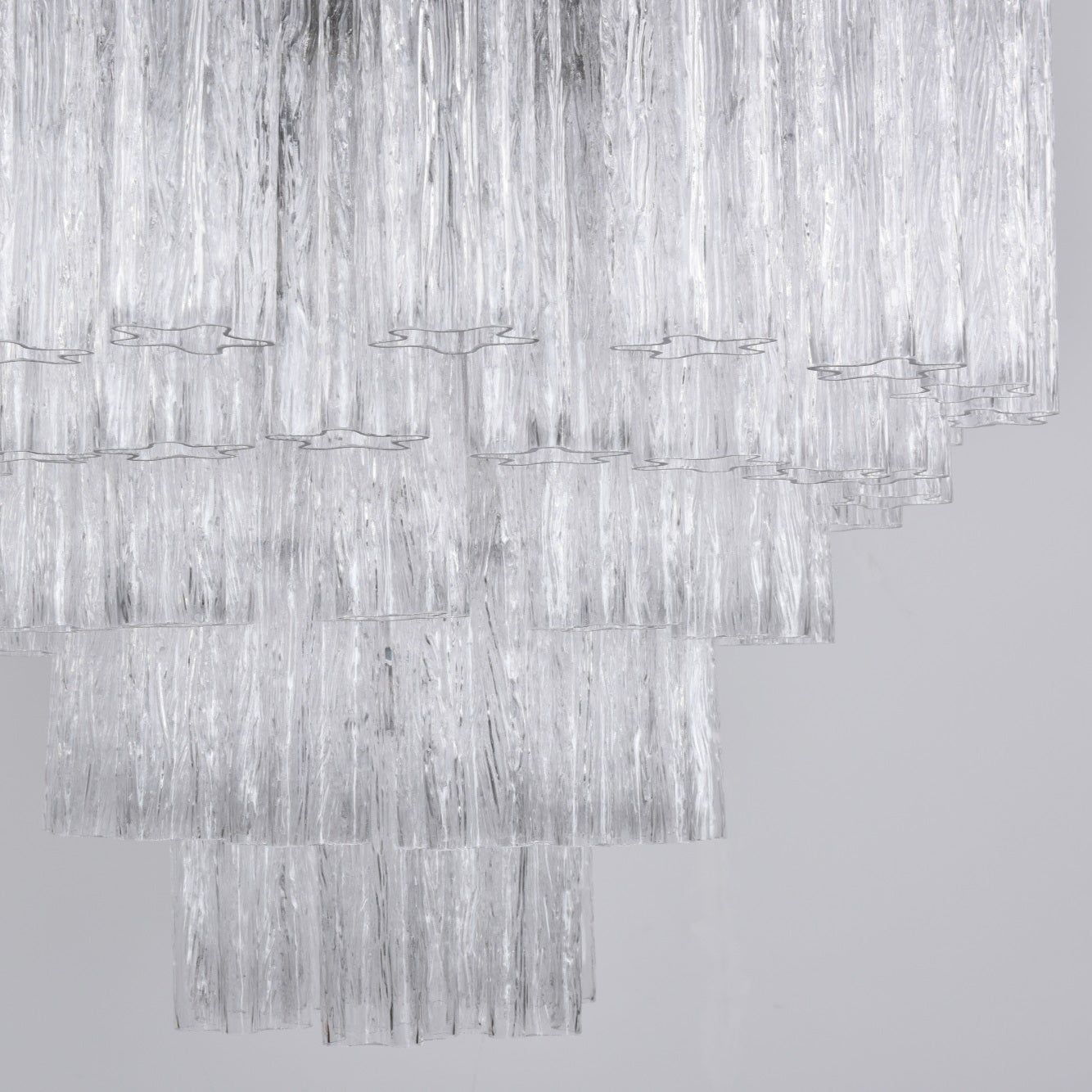 Elegant Lucente Murano Chandelier - CasaraHouse