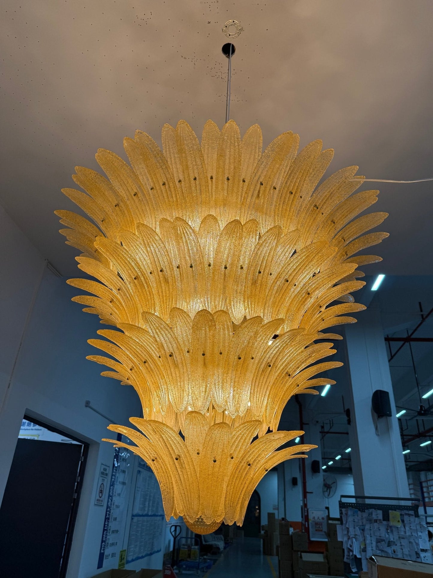 Exquisite Murano Palmette Chandelier - CasaraHouse