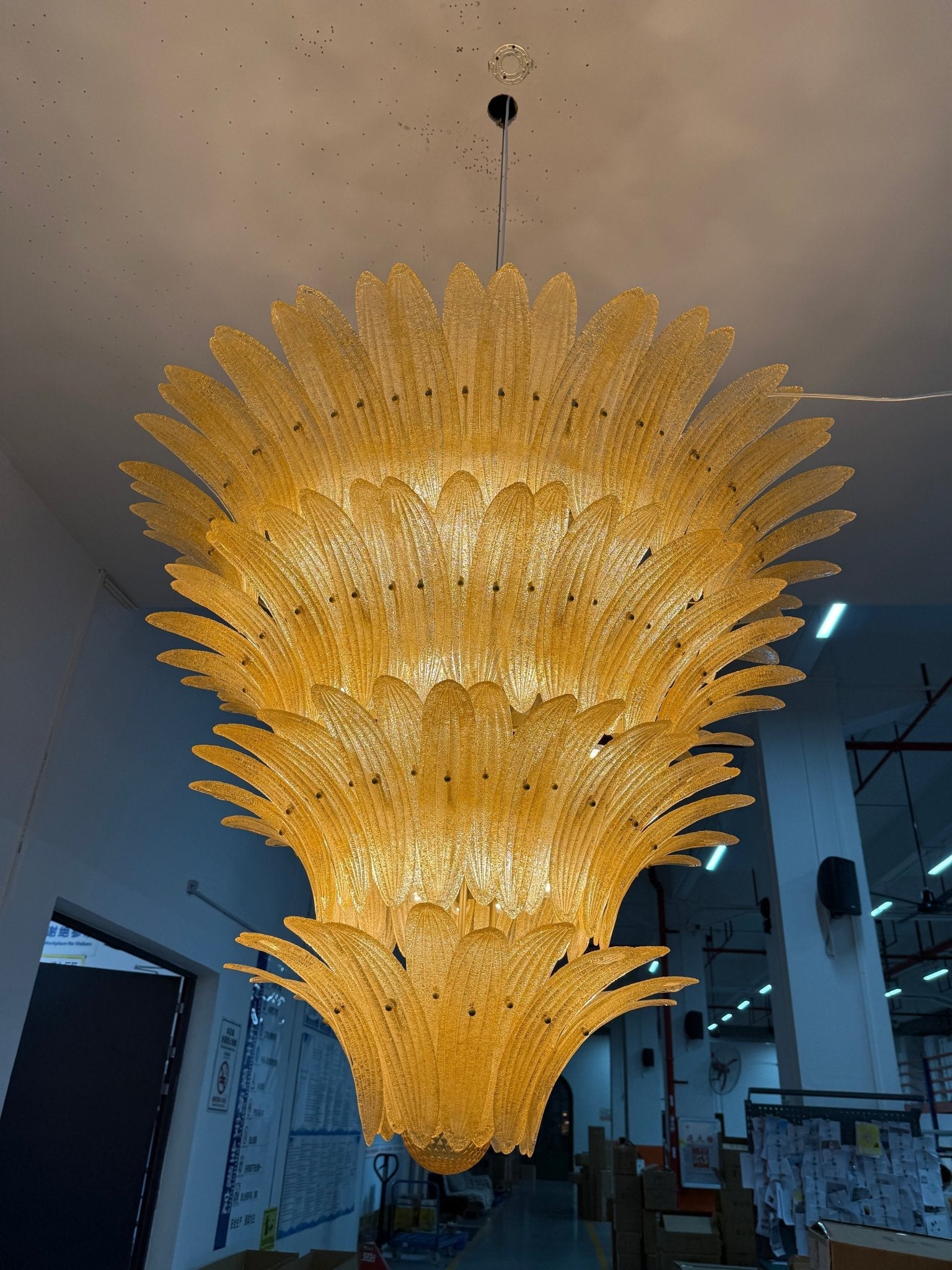 Exquisite Murano Palmette Chandelier - CasaraHouse