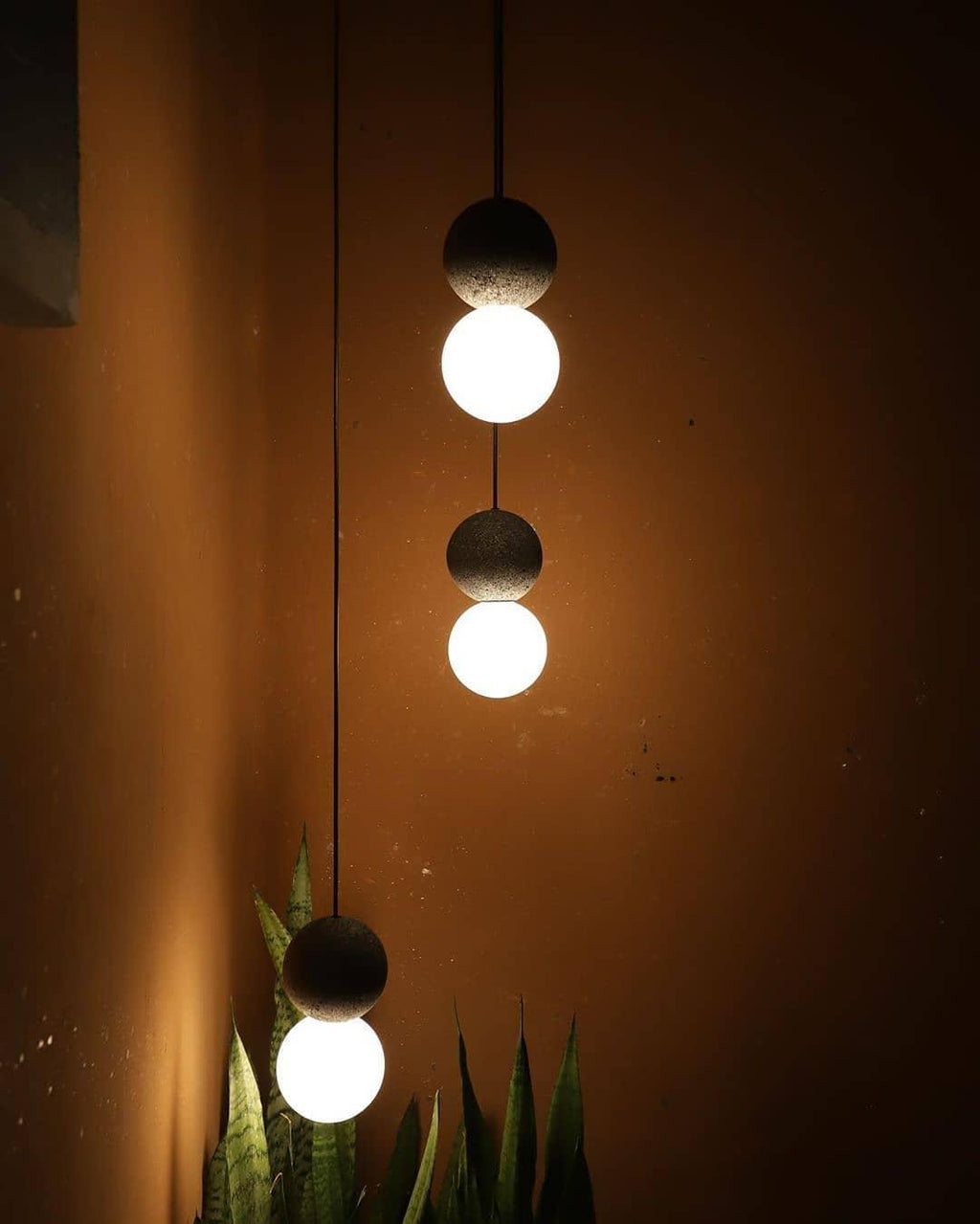 Orien Balanced Form Pendant Lamp - CasaraHouse