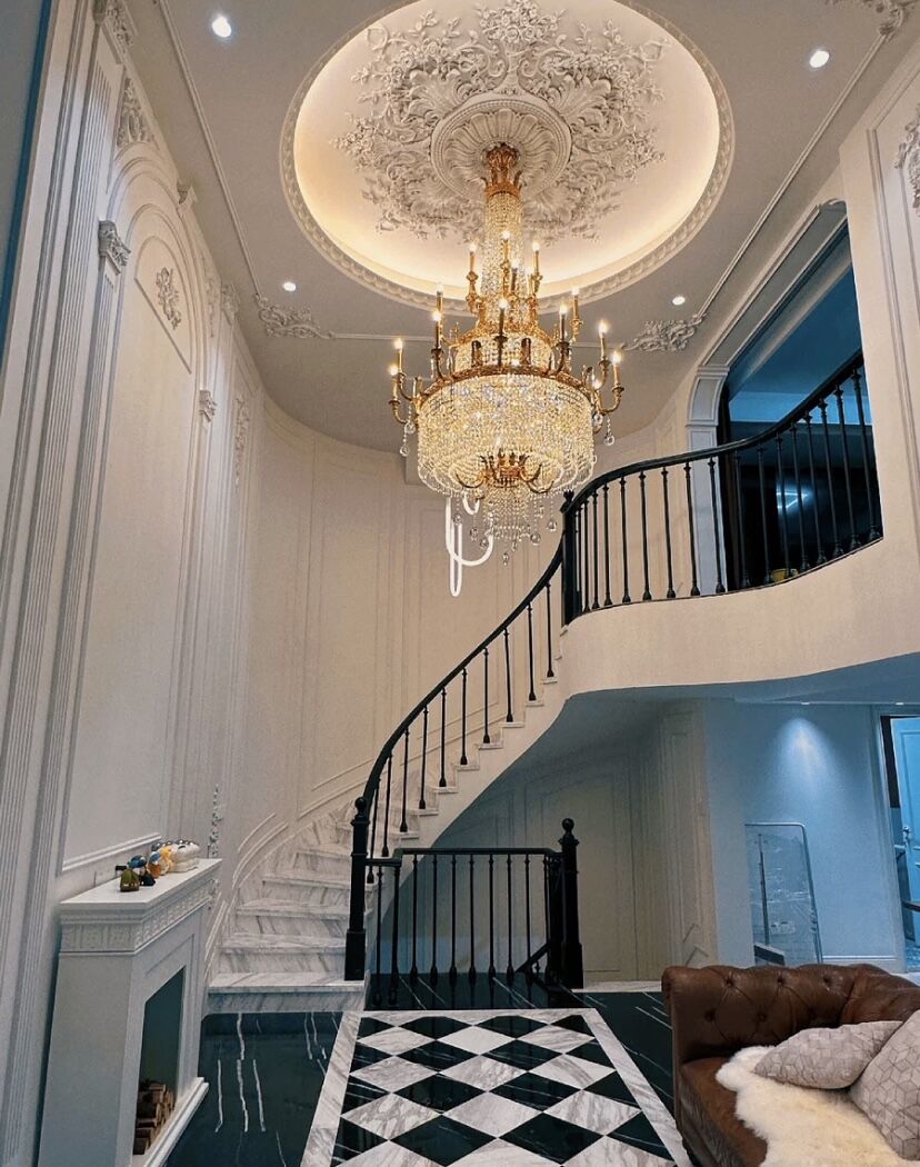 Stunning Oversized Luxury Golden Metal Candle Crystal Tassel Chandelier  For High-ceiling Staircase/Entryway/Living/Meeting Room