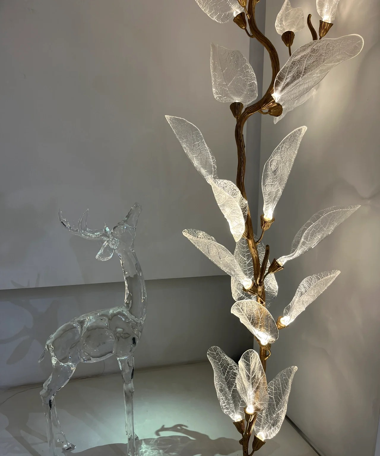 Artistic Bionic Resin Leaves Branch Chandelier