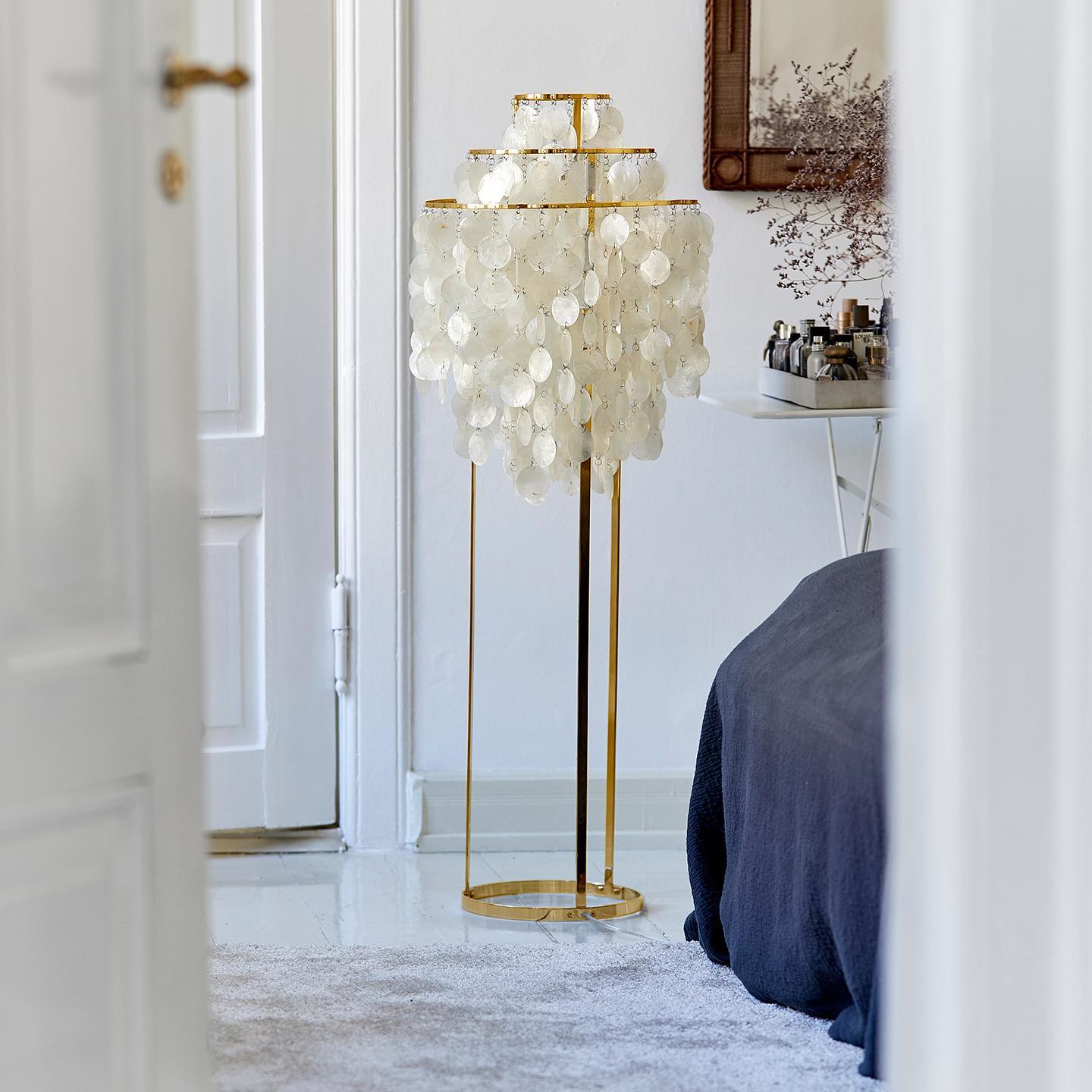 Shell Floor Lamp Secondary image