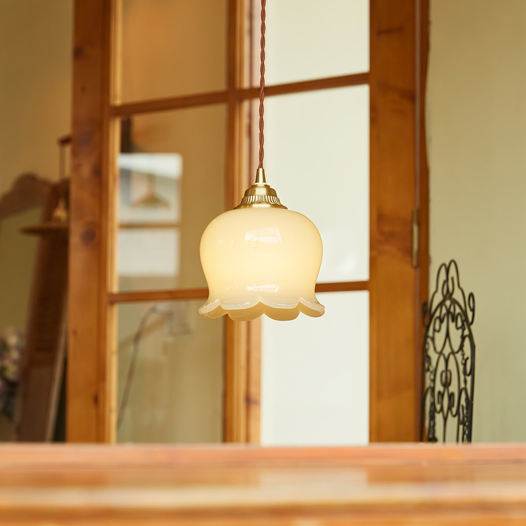 Valyn Floral Silhouette Pendant Lamp - CasaraHouse