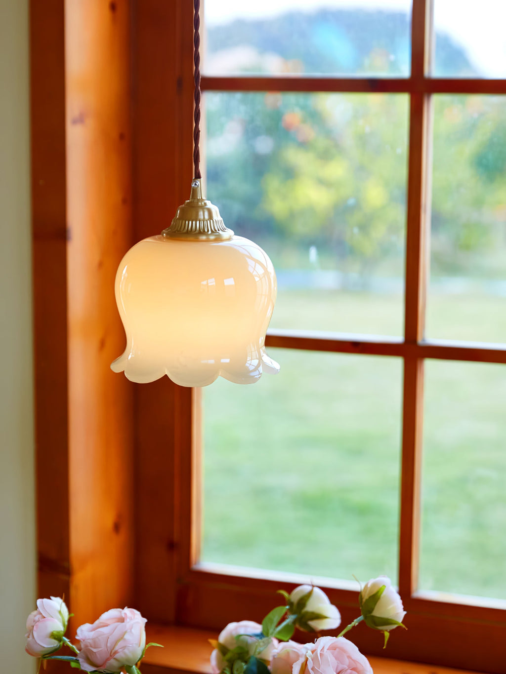 Valyn Floral Silhouette Pendant Lamp - CasaraHouse