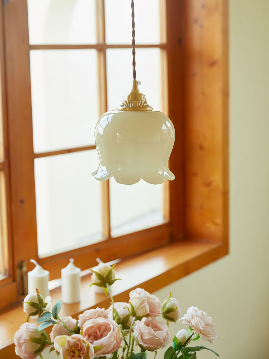 Valyn Floral Silhouette Pendant Lamp - CasaraHouse