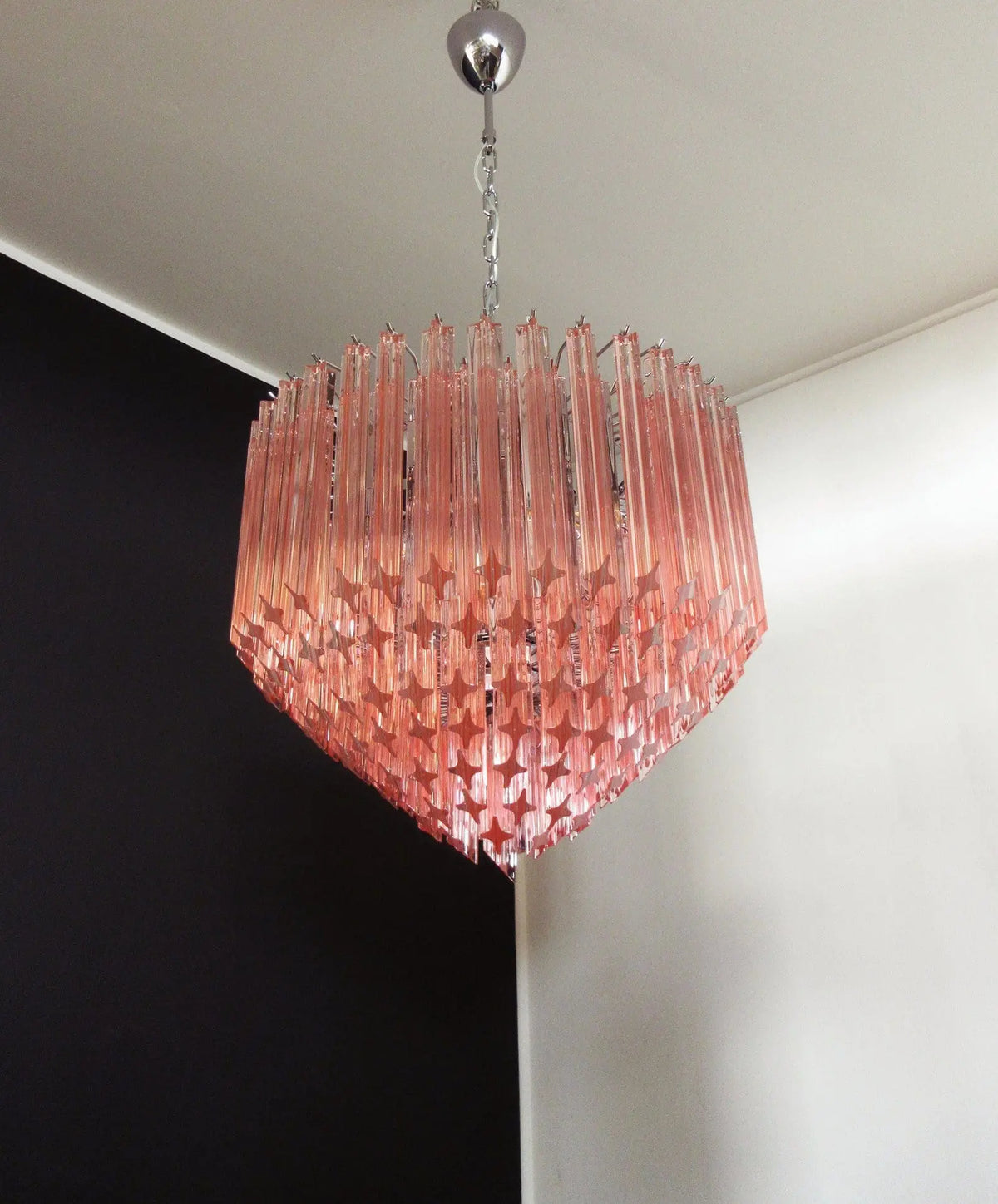 Murano Glass Chandelier – 163 prisms – Pink